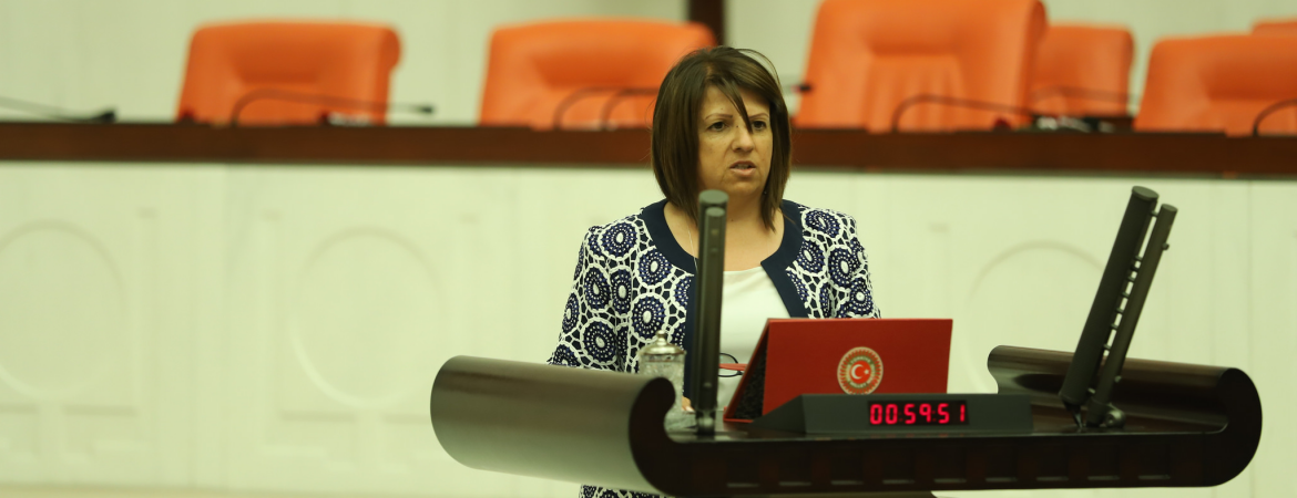 Düşük fiyatlı döviz satılmasının, Zarrab Davası nedeniyle HalkBank’a ceza geleceği haberlerinin ardından yaşanması tesadüf müdür?