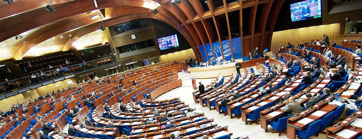 Kürkçü: Referandum raporunun tespitlerine rağmen demokrasi beklentisi bir çelişki değil mi?