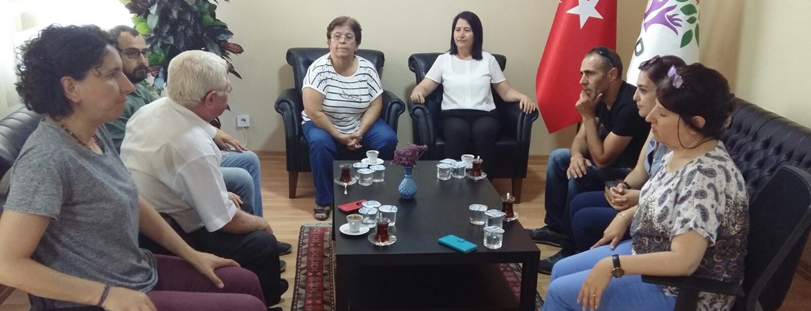 Suruç Aileleri İnisiyatifi'nin partimizi ziyareti