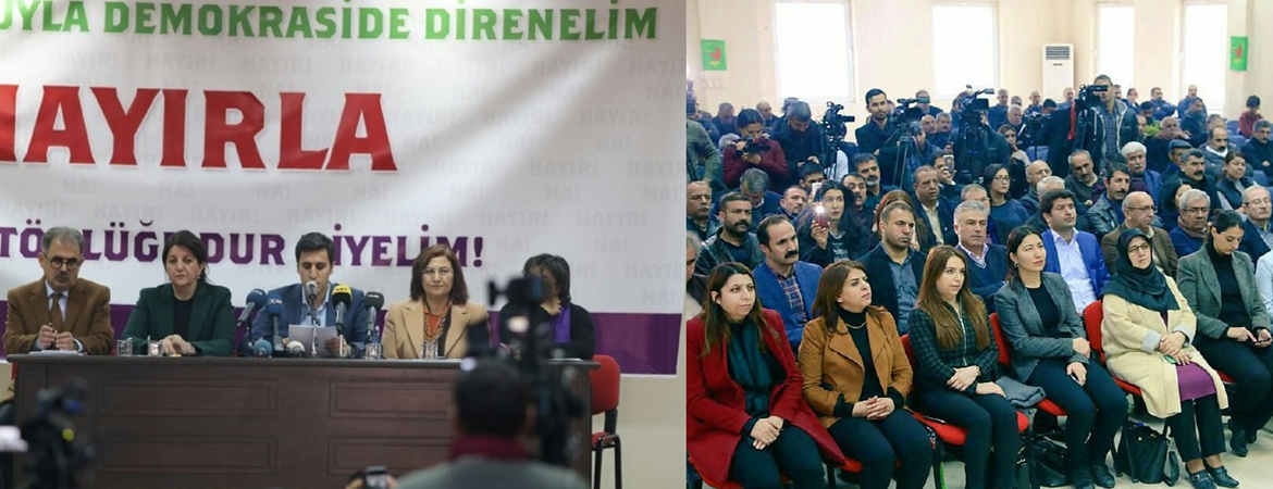 İçerisinde Kürt sorunun çözümü olmayan, toplum olarak haklarımızı ve özgürlüklerimizi içermeyen bu anayasaya onay vermeyeceğiz