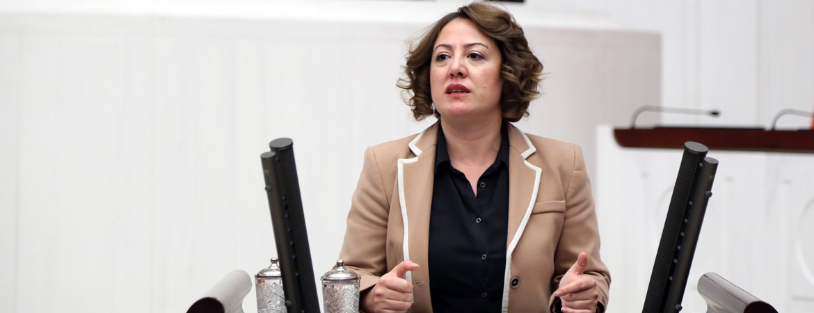 Kürt illerinde mezarlıkların tahrip edilmesi, ailelerin defin ve taziye gerçekleştirmesinin engellenmesi konusundaki önergemiz