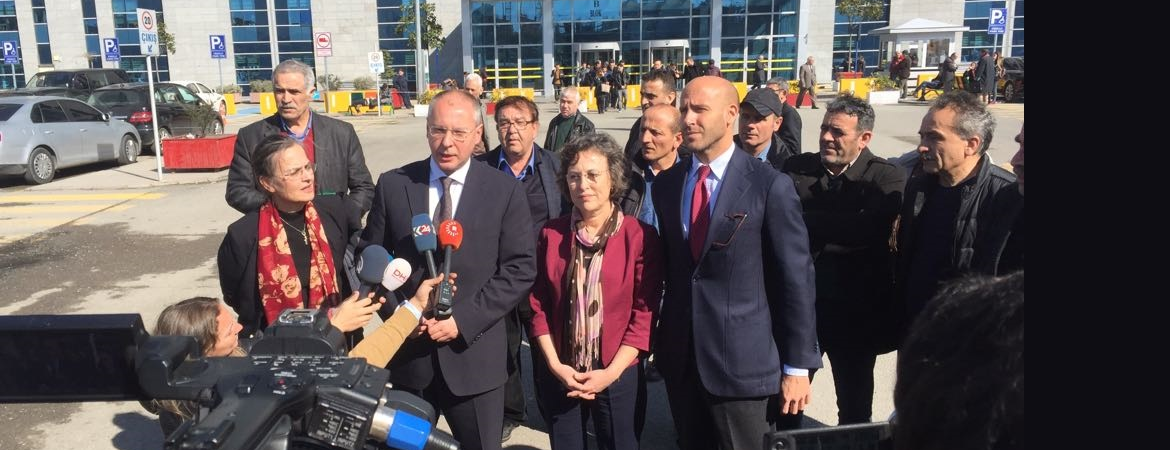 PES Başkanı Stanishev: HDP'nin yanındayız