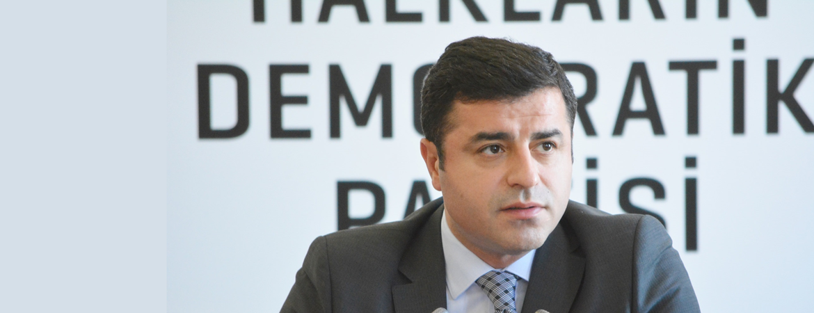 Demirtaş: Seçimlerde karşılaşacağımız ihlallere ve usulsüzlüklere karşı oylarımızı korumamız gerekecek