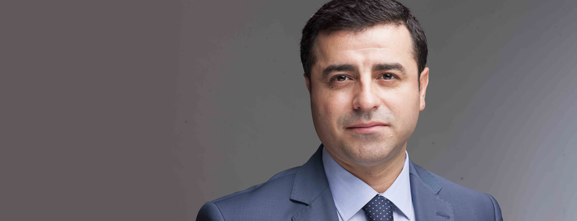 Demirtaş: Gidişat AKP’yi tümüyle bitirmeden bir baskın seçimle durumu toparlamayı ve yeniden iktidarı elde etmeyi planladılar