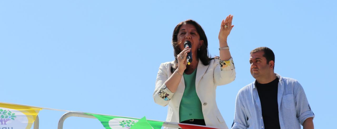 Buldan: Demirtaş’ın fazlası var, eksiği yok Recep Bey; en azından kapı gibi diploması var