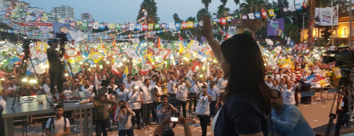 Buldan: Kürtçe konuşmayı lütuf olarak sunamazsın, bu halk bedeller ödedi