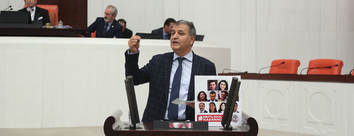 Mahmut Toğrul: Kamuoyu Berat Albayrak’tan açıklama bekliyor