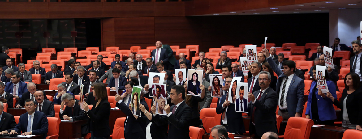 HDP milletvekillerinden Genel Kurul'da ortak tavır