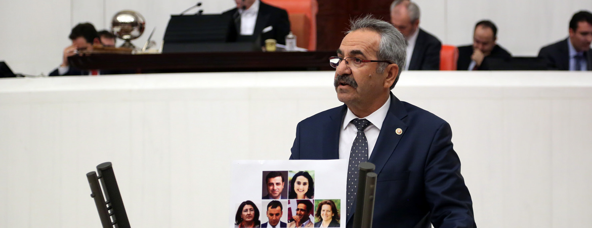 Behçet Yıldırım, Meclis kürsüsünde Baluken'in mesajını okudu