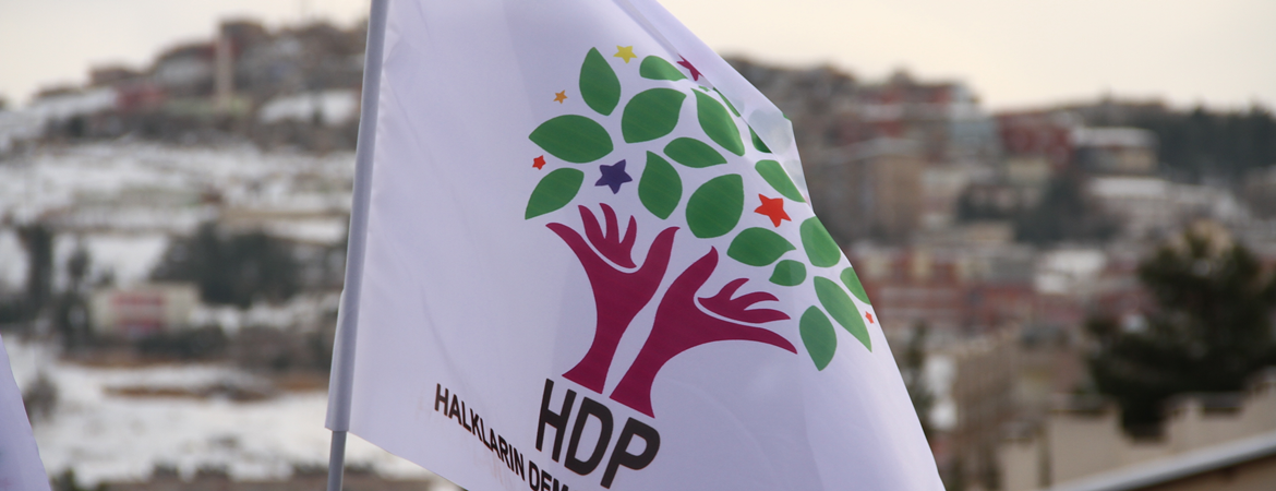 Îradeya gel di girtîgehê de wek rehîne hatiye girtin