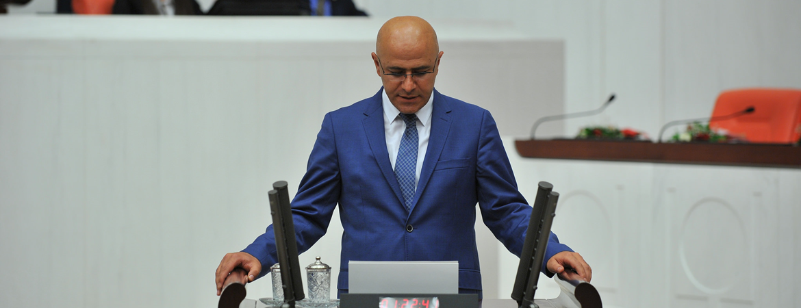 Hişyar Özsoy: Pakistan Cumhurbaşkanı Kabil'de Cuma namazı kılacağını söylüyordu