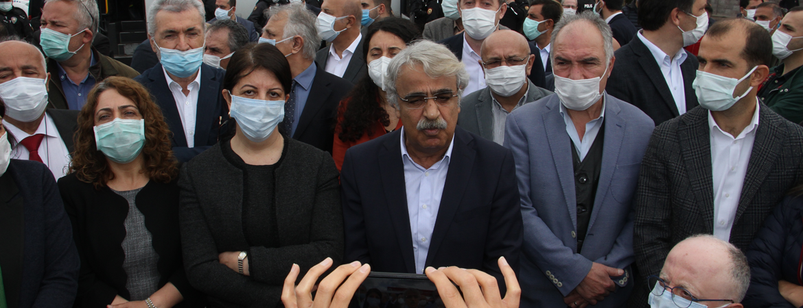 Kobanî Kumpas Davası başladı: Bu salonlarda hakikat yalanı, inanç korkuyu yargılayacak