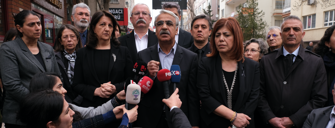 Eş Genel Başkanlarımız Kızılay'ın önünde: İstifa edin