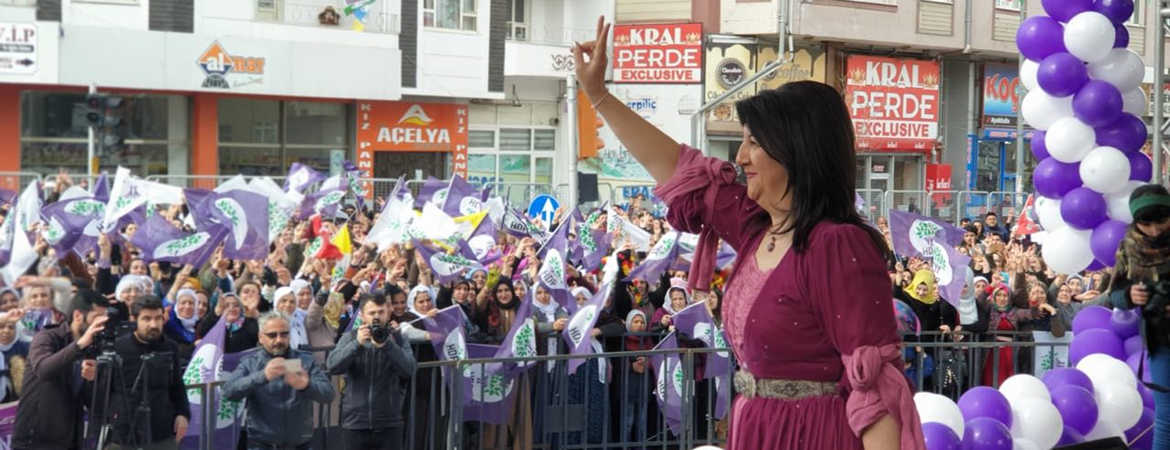 Buldan’dan kayyımlara: Şimdiden pılınızı pırtınızı toplayın, Tayyip Ankara’da size toplu açılış yapacak