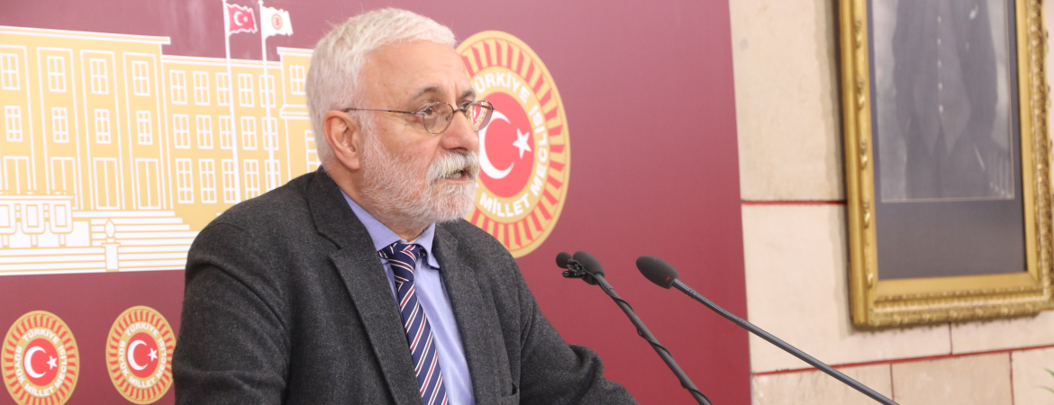 Oluç: Cumhurbaşkanı yurttaşlara IBAN numarası vererek dünya tarihine geçti