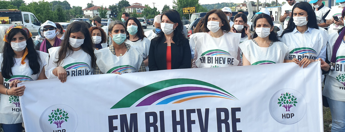 Mor Konvoyumuz Kandıra'daydı: Bu yürüyüş burada bitmeyecek