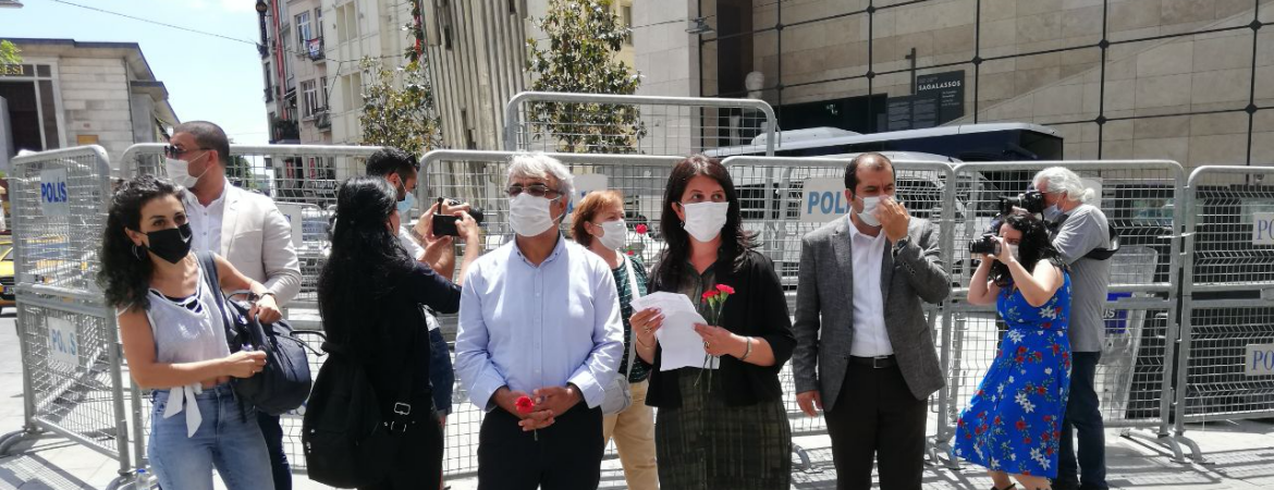 Cumartesi Annelerinin açıklamasını okuyan Buldan: Son kayıp bulunana, son fail yargılanana kadar vazgeçmeyeceğiz