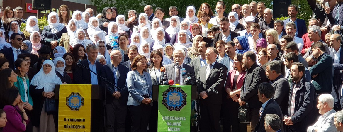  Eş Genel Başkanlarımız Diyarbakır Büyükşehir Belediyesi'nde: Onlar yıktıkça biz yeniden dikeceğiz