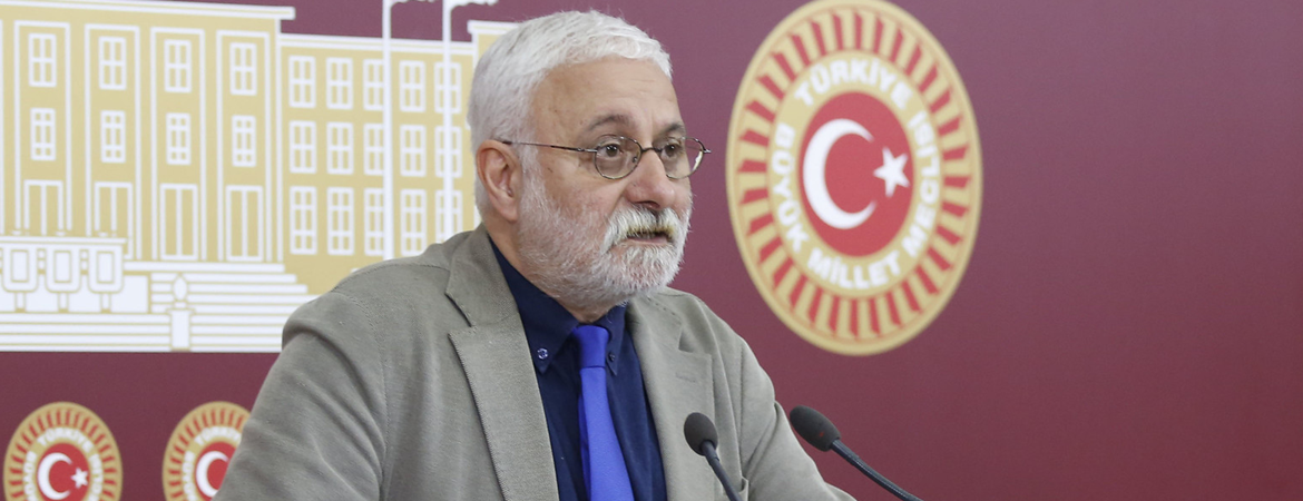 Oluç, yetkiliden yetkiliye değişen IŞİD'li tutuklu ve hükümlü sayısını Fuat Oktay'a sordu