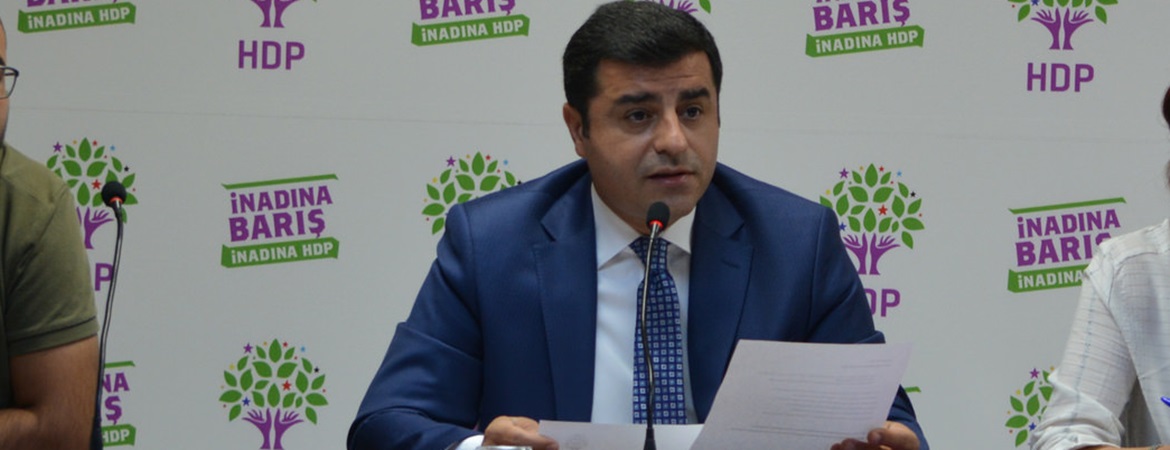 Demirtaş: Eleştirilerimiz, AKP'yi korumak adına bize karşı yargı baskısına dönüşmüştür