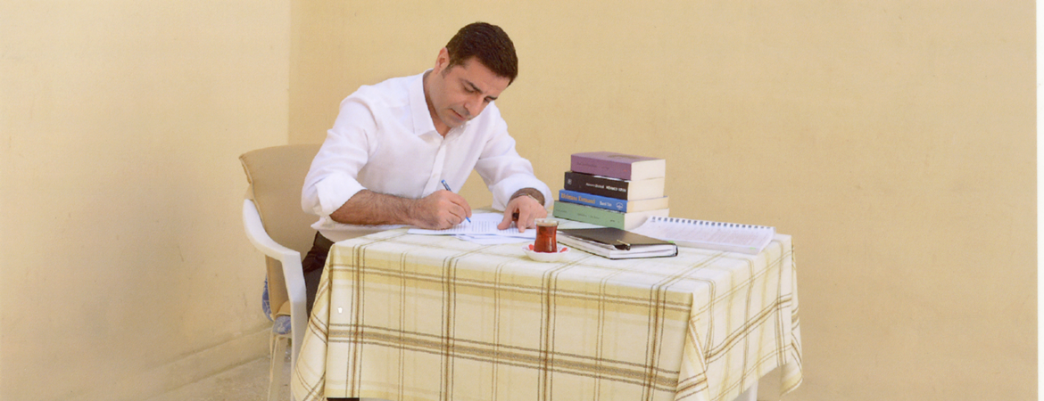 Demirtaş: Cezaevi koşullarımızda ciddi sınırlama ve tehdit var