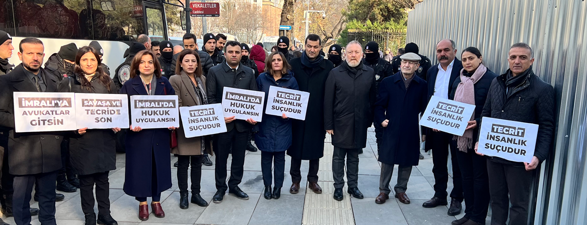 Milletvekilleri tecride karşı eyleme geçti: Avukatlar derhal İmralı’ya gitmelidir