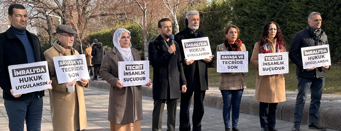 Kaçmaz: Mifteya çareseriyê li Îmraliyê ye