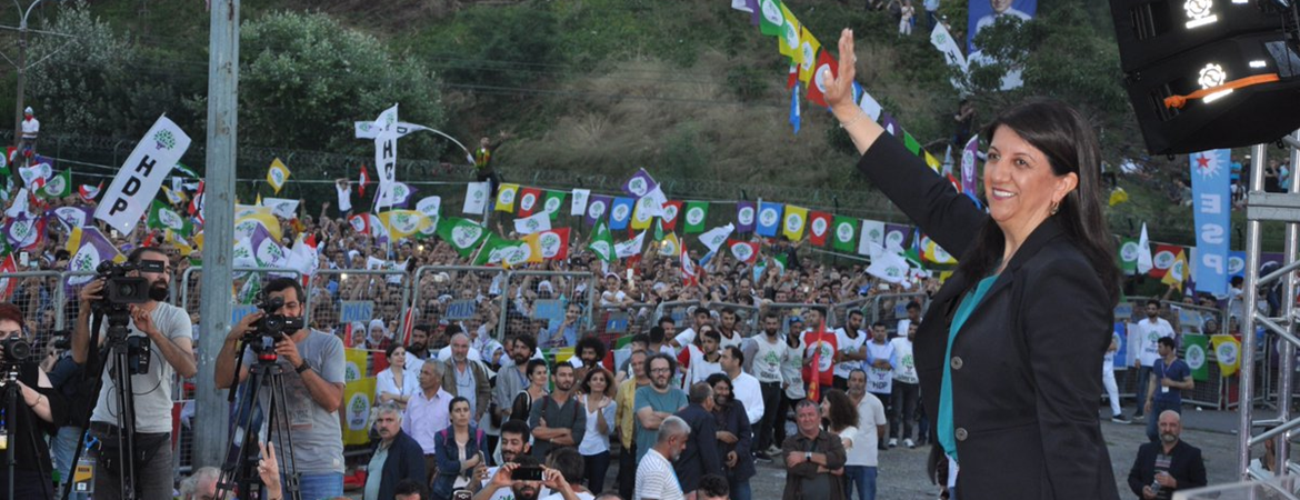 Buldan: Çiller'le Beyaz Toros ittifakı kurmuş, elinden gelse Evren’i mezardan çıkaracak, onunla da ittifak kuracak