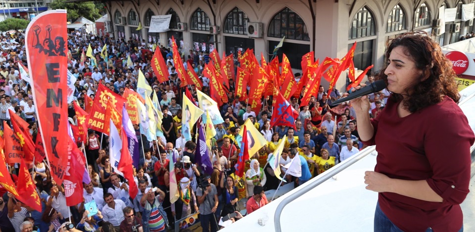 Binler Kadıköy'de barış için buluştu
