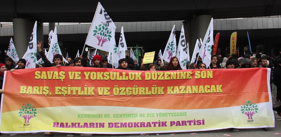 On binler 'yolsuzluğa' karşı 'özgürlük adalet ve emek' dedi