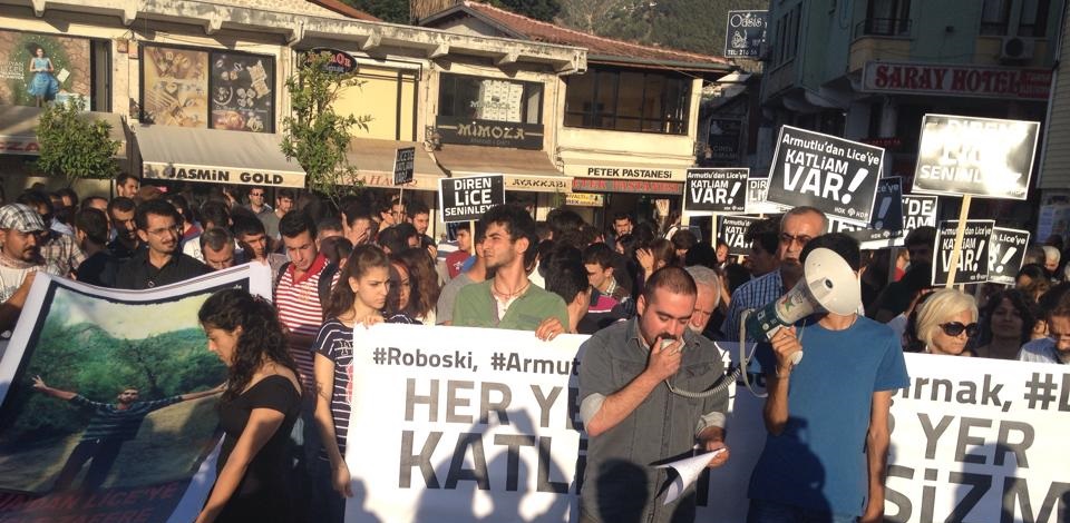 Antakya'da Lice'deki katliam yürüyüşle protesto edildi