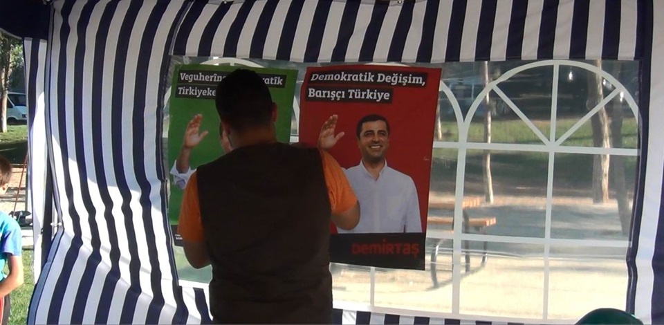 Antep'de seçim çalışmaları kapsamında seçim çadırı açıldı
