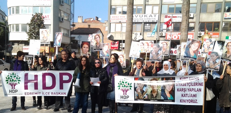 Paris Katliamı ve Metin Göktepe için Edremit'te eylem