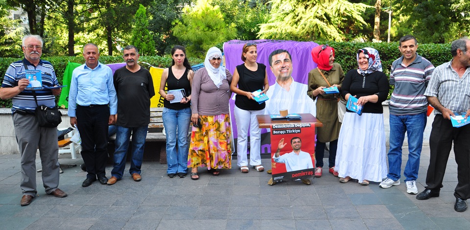 Bayrampaşa'da seçim standı