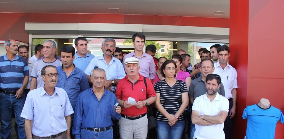 Bingöl'de Demirtaş'ın hesabına para yatırıldı