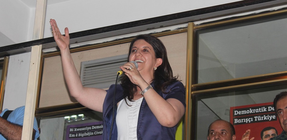 Buldan: Erdoğan'ın gözlerinde kan ve nefret; Demirtaş'ın gözlerinde sevgi ve barışı göreceksiniz
