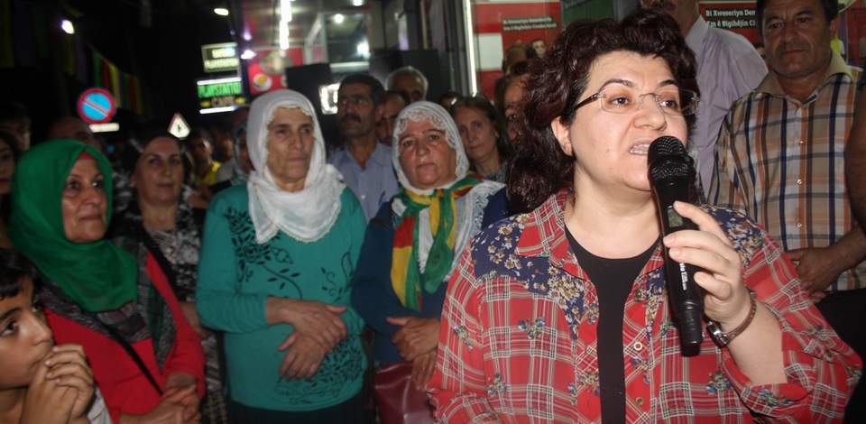 Diyarbakır'da Demirtaş için coşkulu büro açılışları