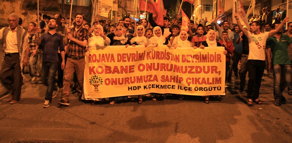 Küçükçekmece'de IŞİD saldırılarına tepki gösterildi