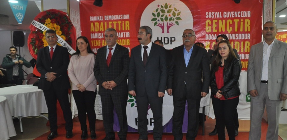 CHP ilçe örgütü üyeleri HDP'ye katıldı