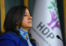 Bu tıkanıklığı aşarak halka dayanan demokratik ve özgürlükçü bir siyasal çerçeveye sahip olmak için güçlü bir siyasi proje ve iradenin olması gerekmektedir
