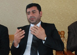 Demirtaş: "Tutuklanmak istemeyen, 'ben canlı bombayım' desin"