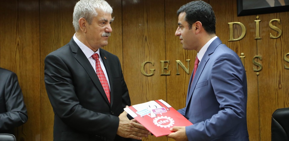 HDP Eş Genel Başkanı ve Cumhurbaşkanı adayı Selahattin Demirtaş DİSK'i ziyaret etti