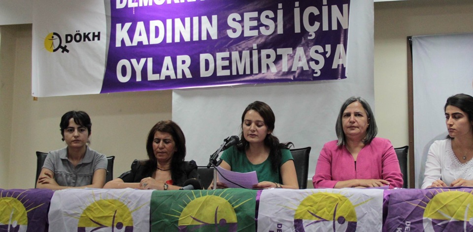 Demokratik Özgür Kadın Hareketi'nden Demirtaş'a destek