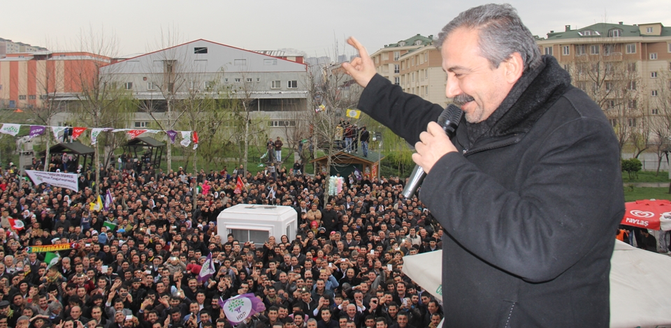 Esenyurt'ta coşkulu miting