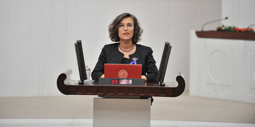 Cezaevinde tutulan seçilmişlerin yargılama süreçlerindeki hukuksuzluklar