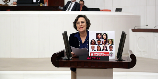 Filiz Kerestecioğlu: Seçime giderken bile vekillik düşürecek kadar acizsiniz