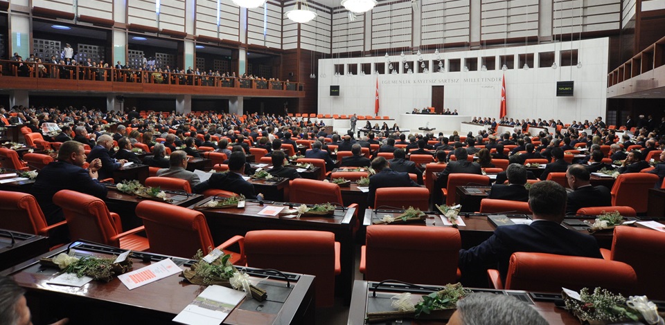 Hükümet programına HDP'den destek yok: 'Çözüm radikal demokrasi' 
