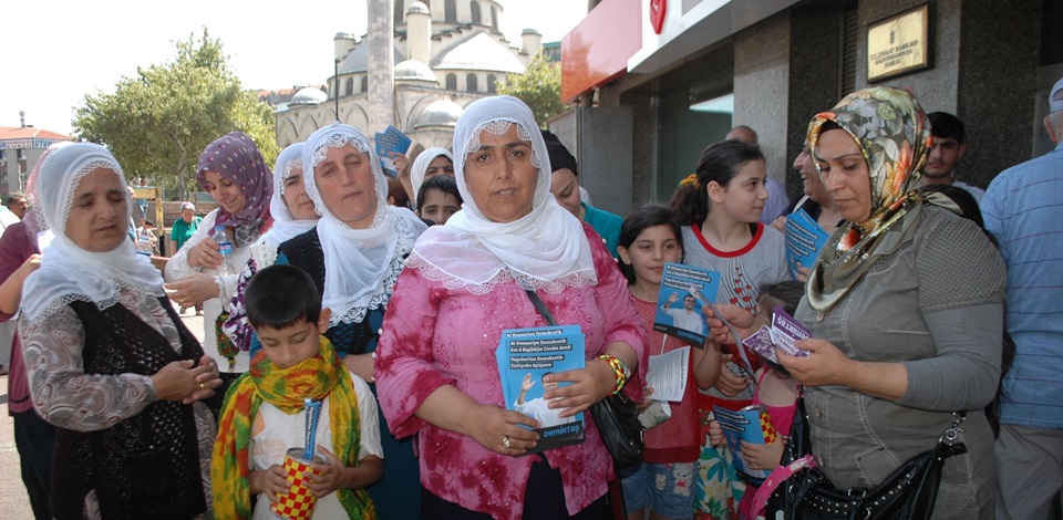 Kadınlardan Demirtaş'a destek