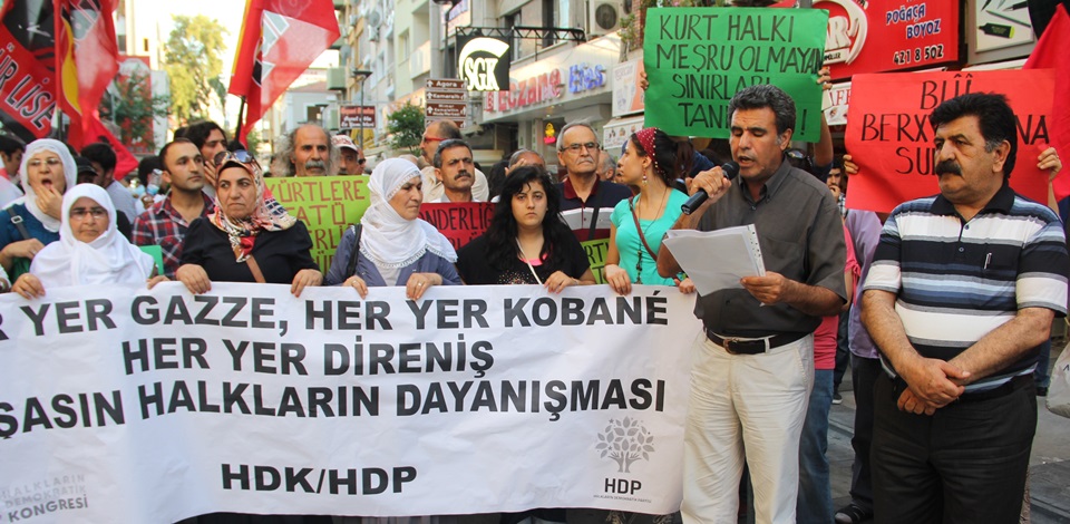 İzmir'de HDP'lilerden Rojava ve Filistin yürüyüşü     