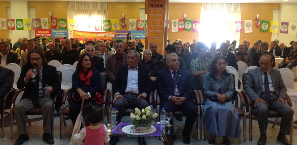 HDP İskenderun'da kongreye gitti